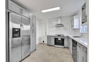 212 NE 2nd Ct, Dania Beach, FL 33004 Sold 03/11/25