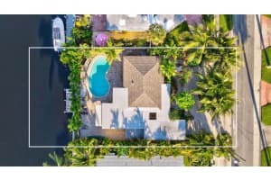 221 SE 9th Ct, Pompano Beach, FL 33060 Sold 05/07/25