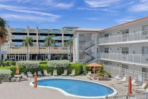 120 NE 20th Ave 20, Deerfield Beach, FL 33441 Sold 07/31/25