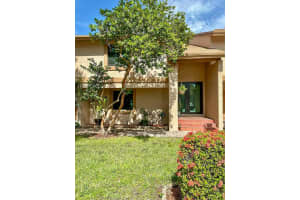 13 Chestnut Cir 13, Cooper City, FL 33026 Sold 11/22/24
