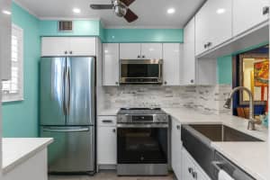 2741 S Oakland Forest Dr 104, Oakland Park, FL 33309 Sold 11/25/24