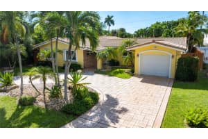2742 NE 32nd St, Lighthouse Point, FL 33064 Sold 02/11/25