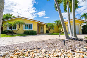2742 NE 32nd St, Lighthouse Point, FL 33064 Sold 02/11/25