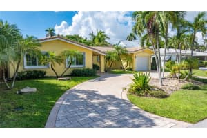2742 NE 32nd St, Lighthouse Point, FL 33064 Sold 02/11/25