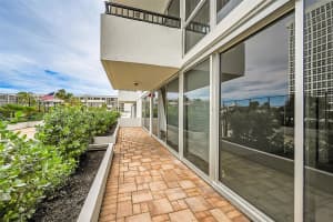 525 N Ocean Blvd 422, Pompano Beach, FL 33062 Sold 04/21/25