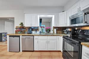 6645 SW 49th Street, Davie, FL 33314 Sold 02/14/25