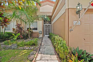 10274 Lombardy Dr 10274, Tamarac, FL 33321 Sold 04/22/25