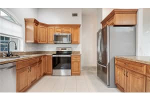 1140 Wilshire Cir, Pembroke Pines, FL 33027 Sold 12/13/24