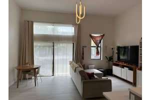 4372 NW 9 ST, Plantation, FL 33317 Sold 03/11/25