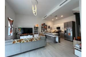 4372 NW 9 ST, Plantation, FL 33317 Sold 03/11/25