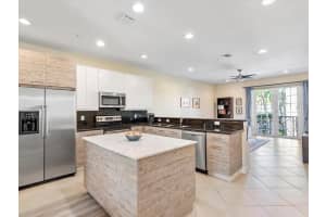 2257 NE 9th Ave 2257, Wilton Manors, FL 33305 Sold 04/16/25