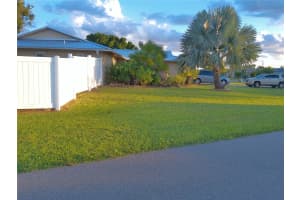137 Santa Barbara Place, Cape Coral, FL 33990 - MLS#F10465203