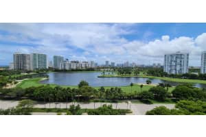 3625 N Country Club Dr 1208, Aventura