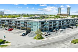 300 Layne Blvd 313, Hallandale Beach, FL 33009 Sold 05/02/25