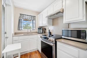 300 Layne Blvd 313, Hallandale Beach, FL 33009 Sold 05/02/25