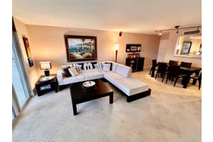 1 Las Olas Circle 605, Fort Lauderdale, FL 33316 - MLS#F10465315