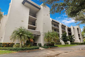 9330 Lagoon Pl 102, Davie, FL 33324 Sold 01/14/25