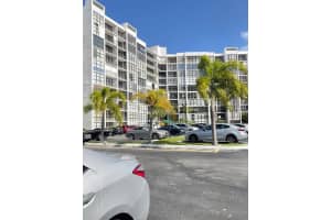 800 Parkview Dr 1025, Hallandale Beach, FL 33009 - MLS#F10465374