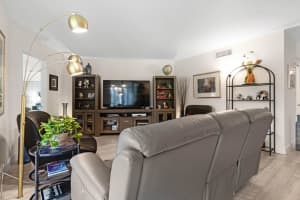 806 Cypress Grove Ln 208, Pompano Beach, FL 33069 Sold 04/29/25