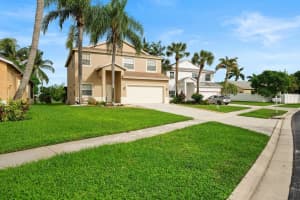 6317 Lansdowne Cir, Boynton Beach, FL 33472 Sold 01/07/25