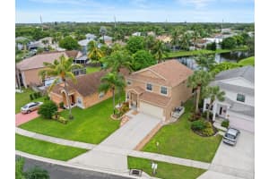 6317 Lansdowne Cir, Boynton Beach, FL 33472 Sold 01/07/25