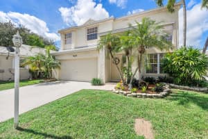 9602 NW 8th Cir, Plantation, FL 33324 Sold 01/22/25