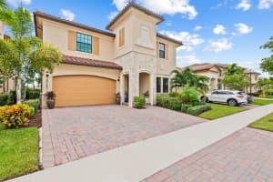 12120 N Baypoint Cir, Parkland, FL 33076 Sold 01/06/25