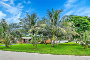 1520 NE 30th Pl, Oakland Park, FL 33334 Sold 02/18/25