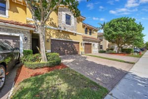9593 S Town Parc Cir S 9593, Parkland, FL 33076 Sold 01/17/25