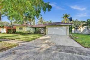 3860 N 51st Ave, Hollywood, FL 33021 Sold 03/31/25