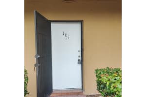 4131 Stirling Rd 101, Davie, FL 33314 Sold 12/23/24