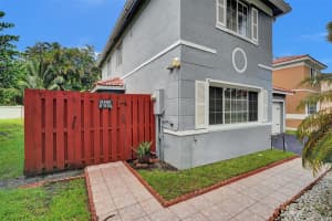 11061 NW 1st St, Plantation, FL 33324 Sold 12/20/24
