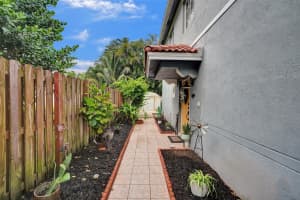 11061 NW 1st St, Plantation, FL 33324 Sold 12/20/24