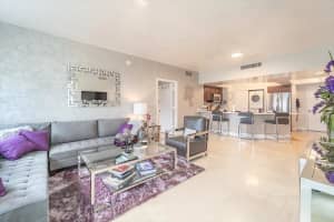 20000 E Country Club Dr 1209n, Aventura