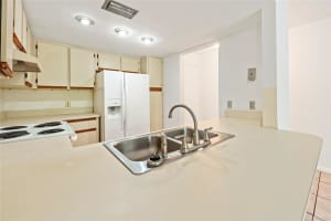 401 SE 10th St 207B, Dania Beach, FL 33004 Sold 03/07/25