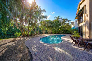 921 Mockingbird Ln, Plantation, FL 33324 Sold 01/14/25
