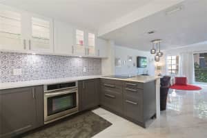 620 Tennis Club Dr 310, Fort Lauderdale, FL 33311 Sold 03/13/25