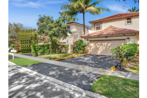 7531 NW 3rd Ct, Plantation, FL 33317 Sold 02/04/25