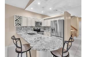 7531 NW 3rd Ct, Plantation, FL 33317 Sold 02/04/25