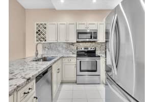 7531 NW 3rd Ct, Plantation, FL 33317 Sold 02/04/25