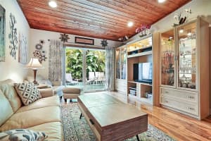3345 Oak Dr 3345, Hollywood, FL 33021 Sold 12/09/24