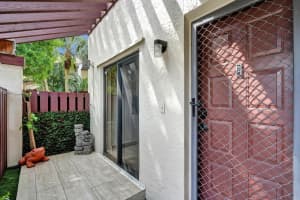 4338 N Carambola Cir 4338, Pompano Beach, FL 33066 Sold 03/14/25
