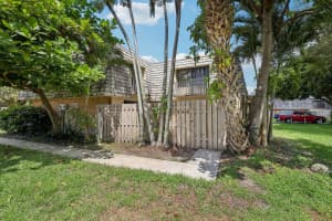 266 Arabian Road, Palm Springs, FL 33461 Sold 08/18/25