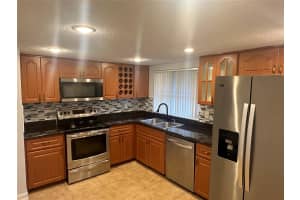 6060 S Falls Circle Dr 422, Lauderhill, FL 33319 Sold 12/27/24
