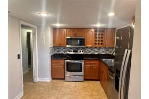 6060 S Falls Circle Dr 422, Lauderhill, FL 33319 Sold 12/27/24