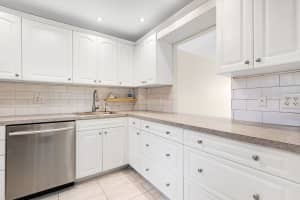 575 Oaks Ln 305, Pompano Beach, FL 33069 Sold 01/17/25