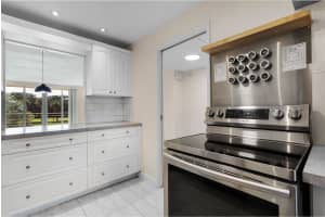 575 Oaks Ln 305, Pompano Beach, FL 33069 Sold 01/17/25