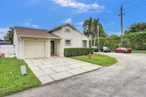 900 SW 108th Ave, Pembroke Pines, FL 33025 Sold 01/10/25