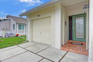 900 SW 108th Ave, Pembroke Pines, FL 33025 Sold 01/10/25