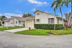 900 SW 108th Ave, Pembroke Pines, FL 33025 Sold 01/10/25